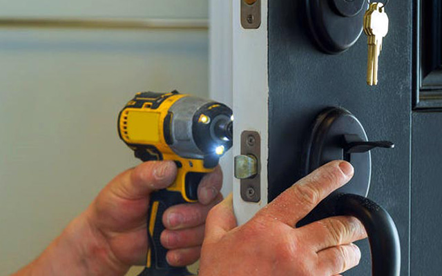 replace door locks Philadelphia